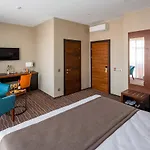 Taurus Hotel Leópolis