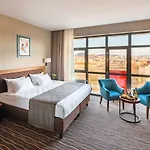 Taurus Hotel 4*
