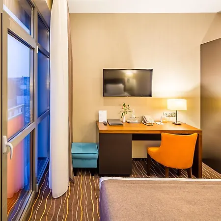 Taurus Hotel 4*
